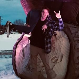 Meet your Posher, Ethan